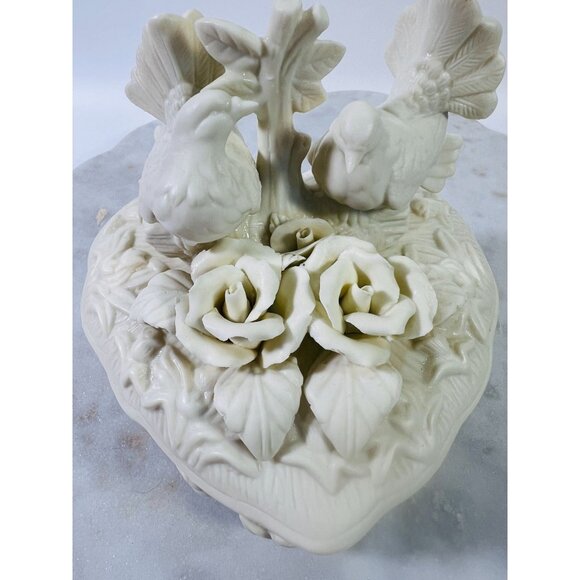 Vtg Bisque Porcelain Two Dove & Roses Heart Shaped Lidded Cream Trinket Box Gift - Picture 1 of 10